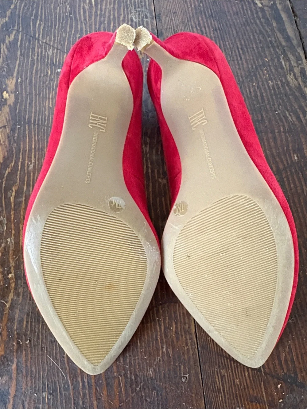 INC “Zitah” Classic Red Suede Pointed-Toe Stiletto Pump Heels Size 7